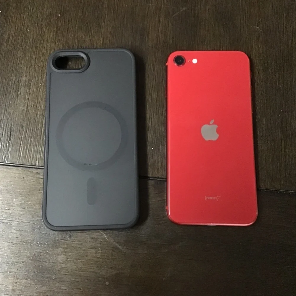 Unlocked 256 GB Apple iPhone SE (2nd gen), Includes all original accessories
